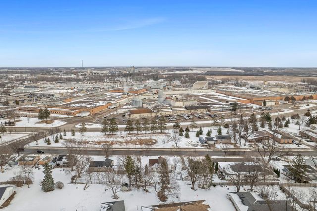 960 Jefferson Street SE, Hutchinson, MN 55350