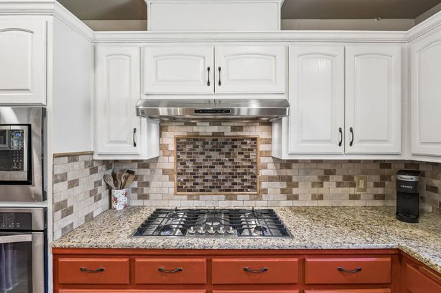401 Twin Springs RD, Georgetown, TX 78633