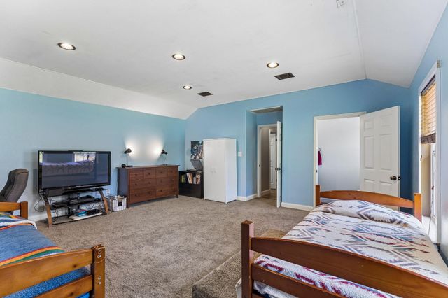 401 Twin Springs RD, Georgetown, TX 78633