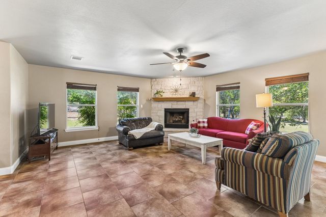 401 Twin Springs RD, Georgetown, TX 78633