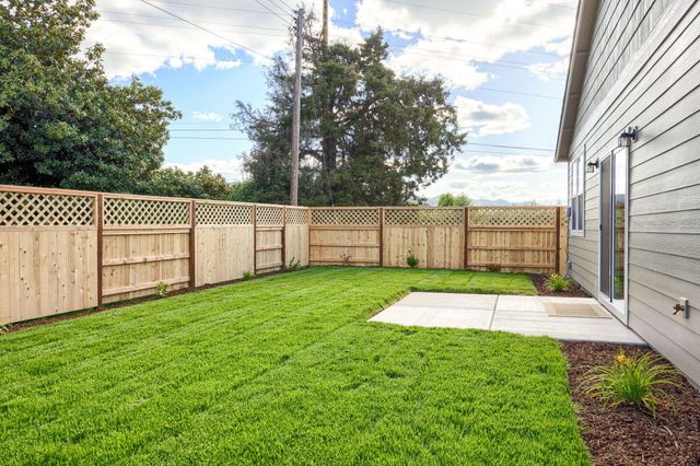 358 Cascade Drive, Central Point, OR 97502