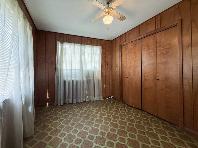 503 S Texana Street, Hallettsville, TX 77964