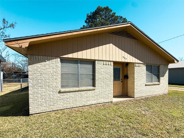 503 S Texana Street, Hallettsville, TX 77964
