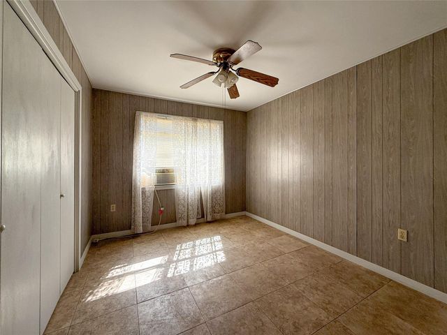 503 S Texana Street, Hallettsville, TX 77964