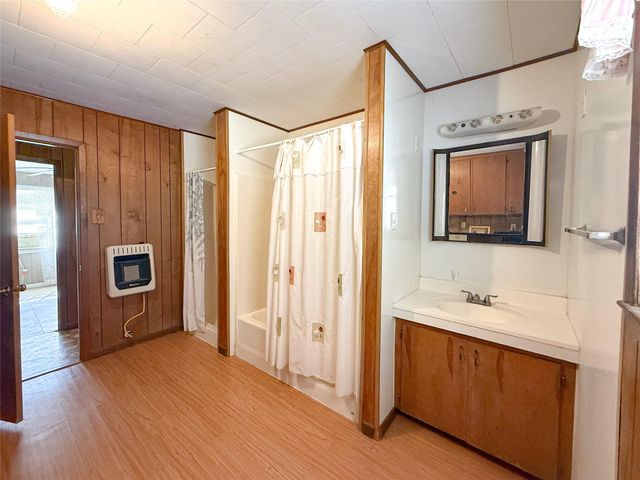 503 S Texana Street, Hallettsville, TX 77964