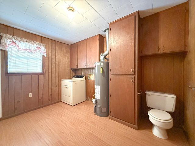 503 S Texana Street, Hallettsville, TX 77964