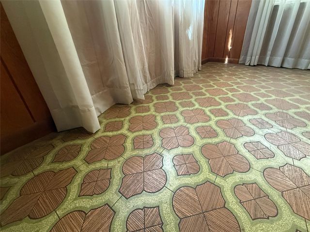 503 S Texana Street, Hallettsville, TX 77964