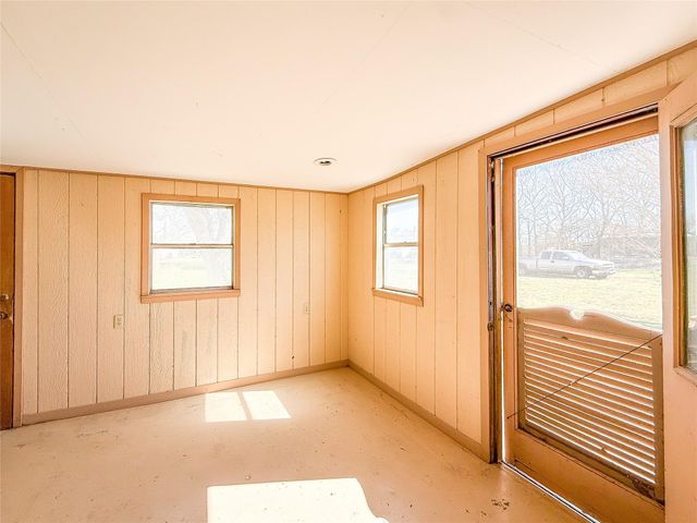 503 S Texana Street, Hallettsville, TX 77964