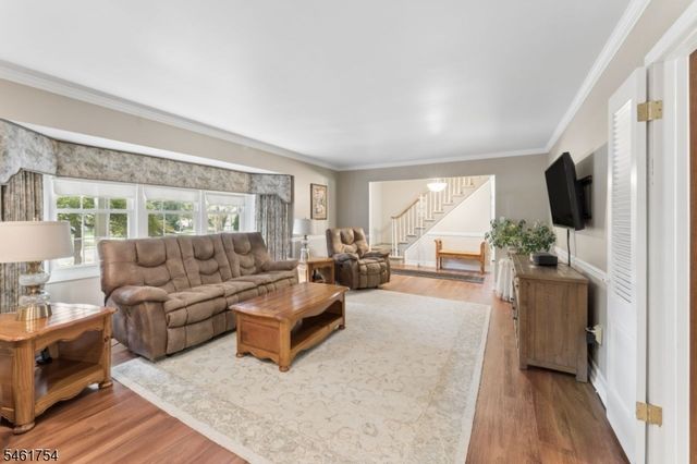 34 Hughes Rd, Franklin Twp., NJ 08873