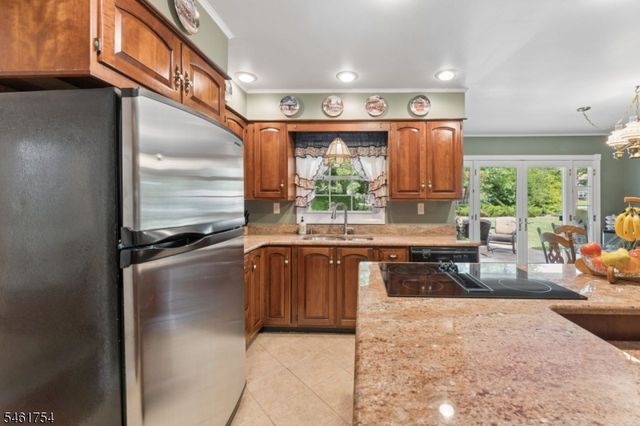 34 Hughes Rd, Franklin Twp., NJ 08873