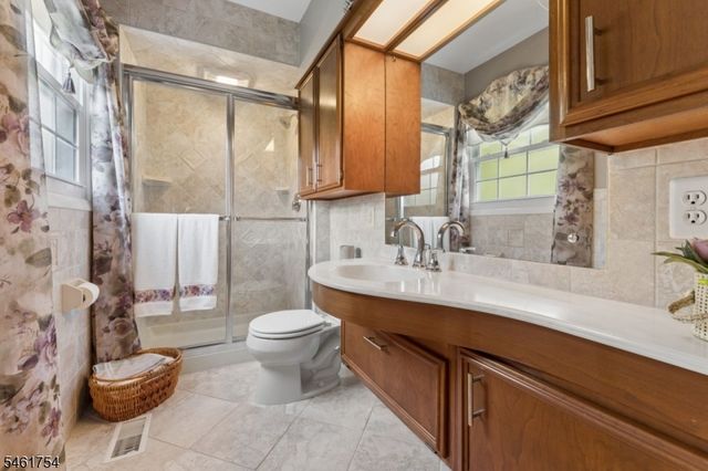 34 Hughes Rd, Franklin Twp., NJ 08873