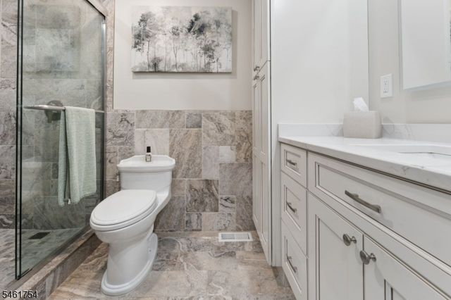 34 Hughes Rd, Franklin Twp., NJ 08873