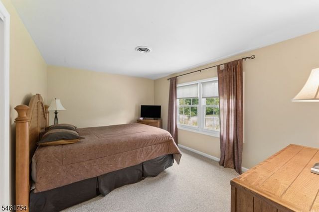34 Hughes Rd, Franklin Twp., NJ 08873