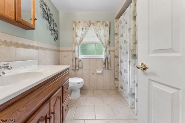 34 Hughes Rd, Franklin Twp., NJ 08873