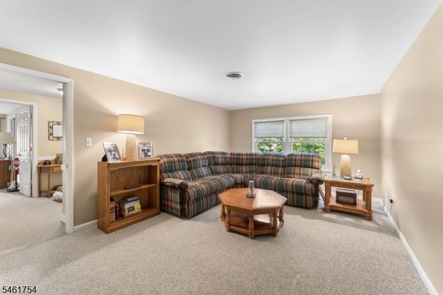 34 Hughes Rd, Franklin Twp., NJ 08873