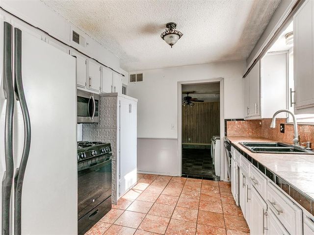1844 Sunrise Drive, Moore, OK 73160