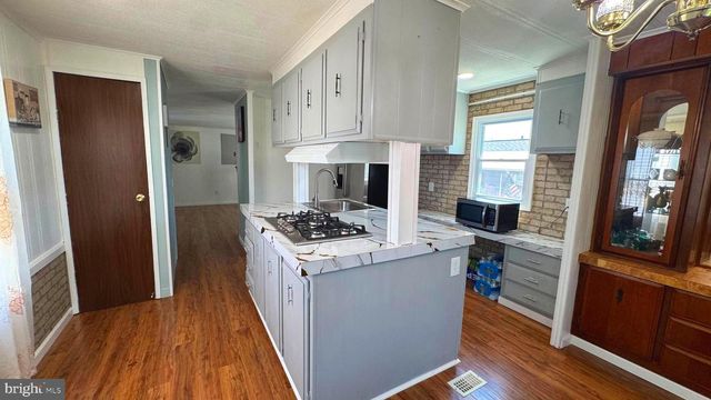 28 ROCKYWOOD LANE, Essex, MD 21221