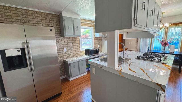 28 ROCKYWOOD LANE, Essex, MD 21221