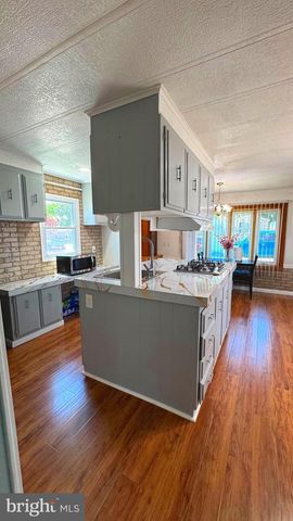 28 ROCKYWOOD LANE, Essex, MD 21221