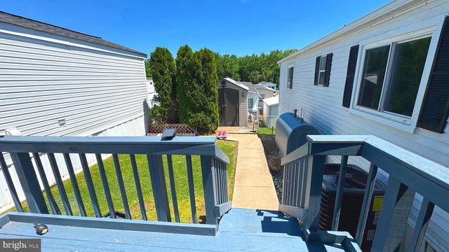 28 ROCKYWOOD LANE, Essex, MD 21221