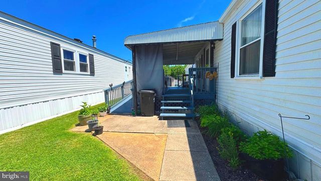 28 ROCKYWOOD LANE, Essex, MD 21221