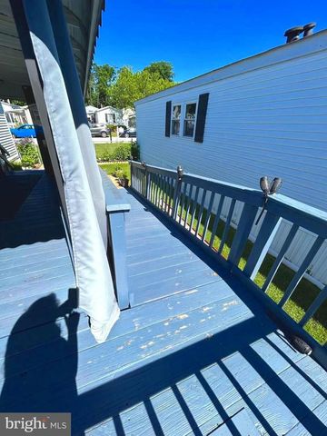 28 ROCKYWOOD LANE, Essex, MD 21221