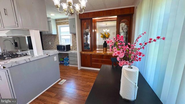 28 ROCKYWOOD LANE, Essex, MD 21221