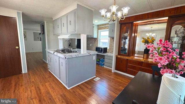 28 ROCKYWOOD LANE, Essex, MD 21221