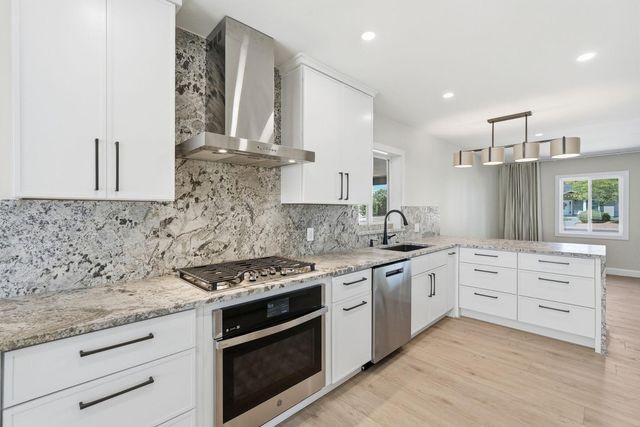 6819 E Paradise Parkway, Scottsdale, AZ 85251