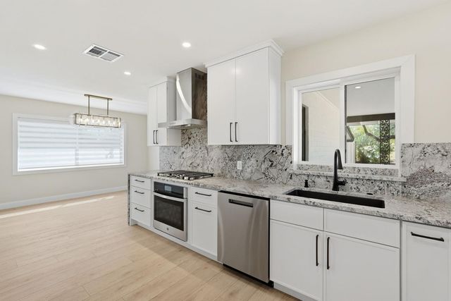 6819 E Paradise Parkway, Scottsdale, AZ 85251