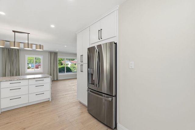 6819 E Paradise Parkway, Scottsdale, AZ 85251