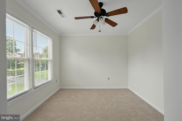 3272 KINROSS CIR, Herndon, VA 20171