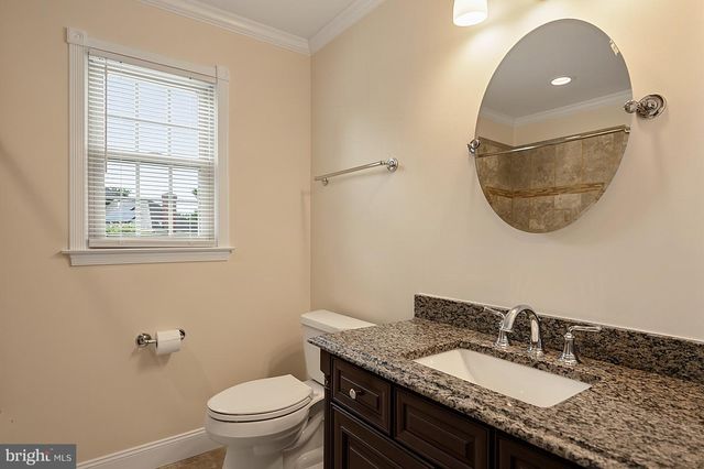 3272 KINROSS CIR, Herndon, VA 20171