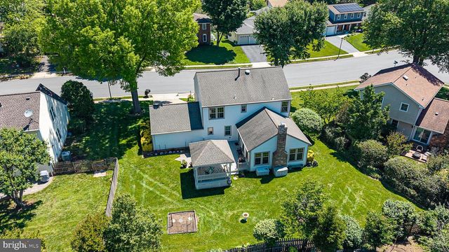 3272 KINROSS CIR, Herndon, VA 20171