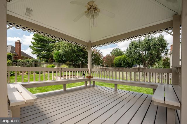 3272 KINROSS CIR, Herndon, VA 20171