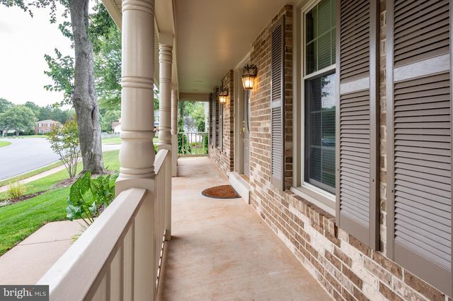3272 KINROSS CIR, Herndon, VA 20171