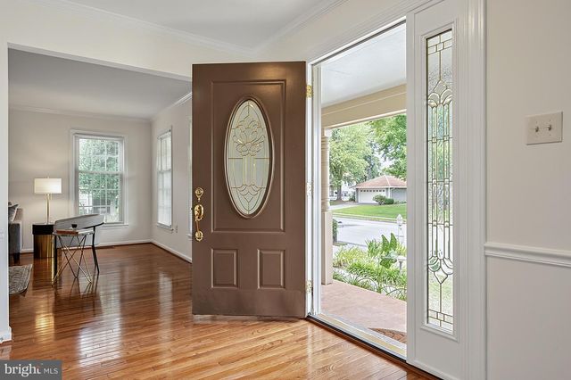 3272 KINROSS CIR, Herndon, VA 20171