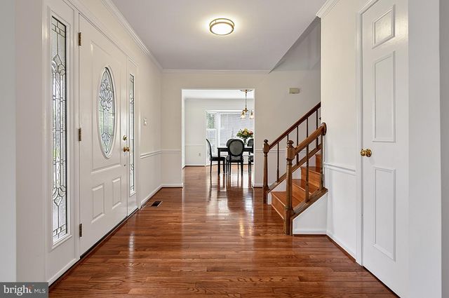 3272 KINROSS CIR, Herndon, VA 20171