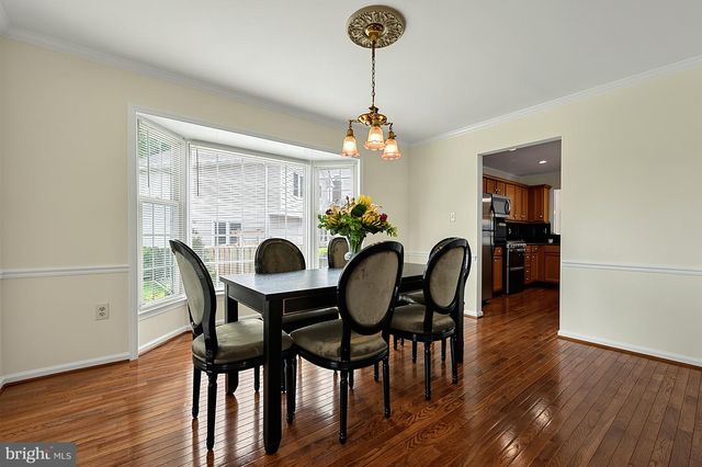 3272 KINROSS CIR, Herndon, VA 20171