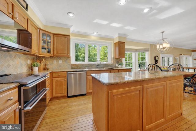 7923 DONEGAL LN, Springfield, VA 22153