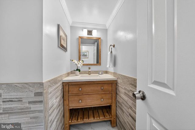 7923 DONEGAL LN, Springfield, VA 22153