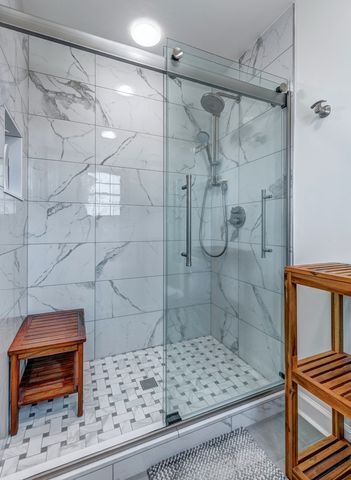 11 BIRCHWOOD Avenue, Deerfield, IL 60015