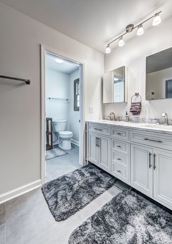 11 BIRCHWOOD Avenue, Deerfield, IL 60015