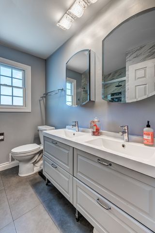 11 BIRCHWOOD Avenue, Deerfield, IL 60015