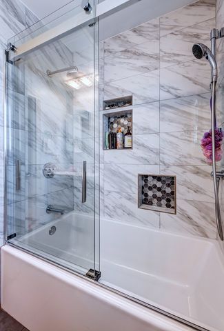 11 BIRCHWOOD Avenue, Deerfield, IL 60015