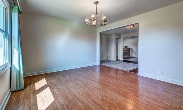 11 BIRCHWOOD Avenue, Deerfield, IL 60015