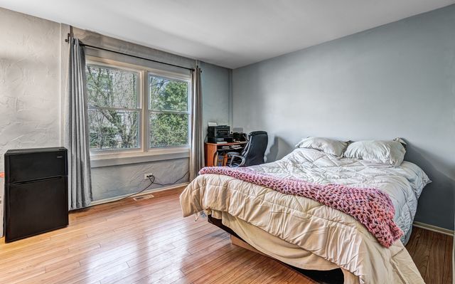 11 BIRCHWOOD Avenue, Deerfield, IL 60015