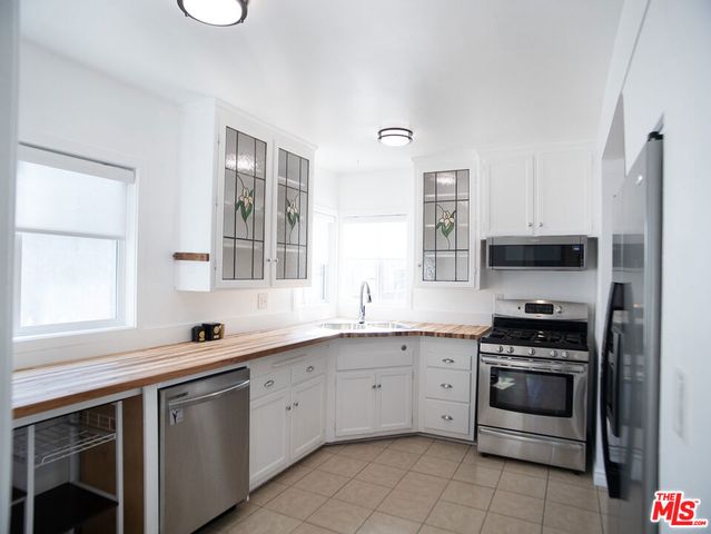 6413 White Oak Avenue, Reseda, CA 91335