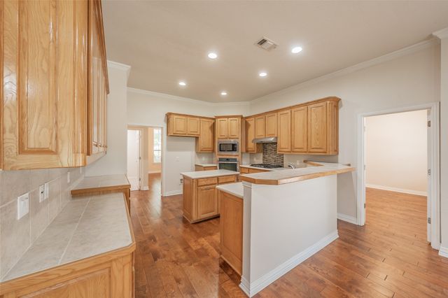 1049 Van Zandt Court, Haslet, TX 76052
