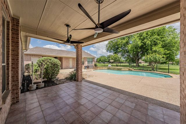 1049 Van Zandt Court, Haslet, TX 76052